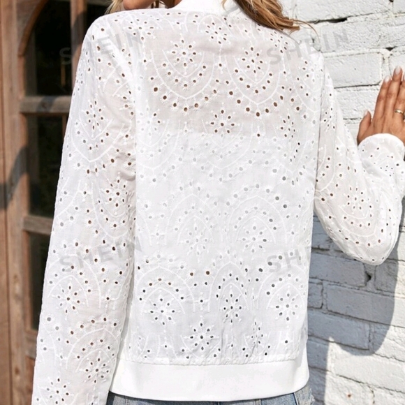 Casual Shein White eyelet silver zippered jacket size medium - Picture 4 of 4
